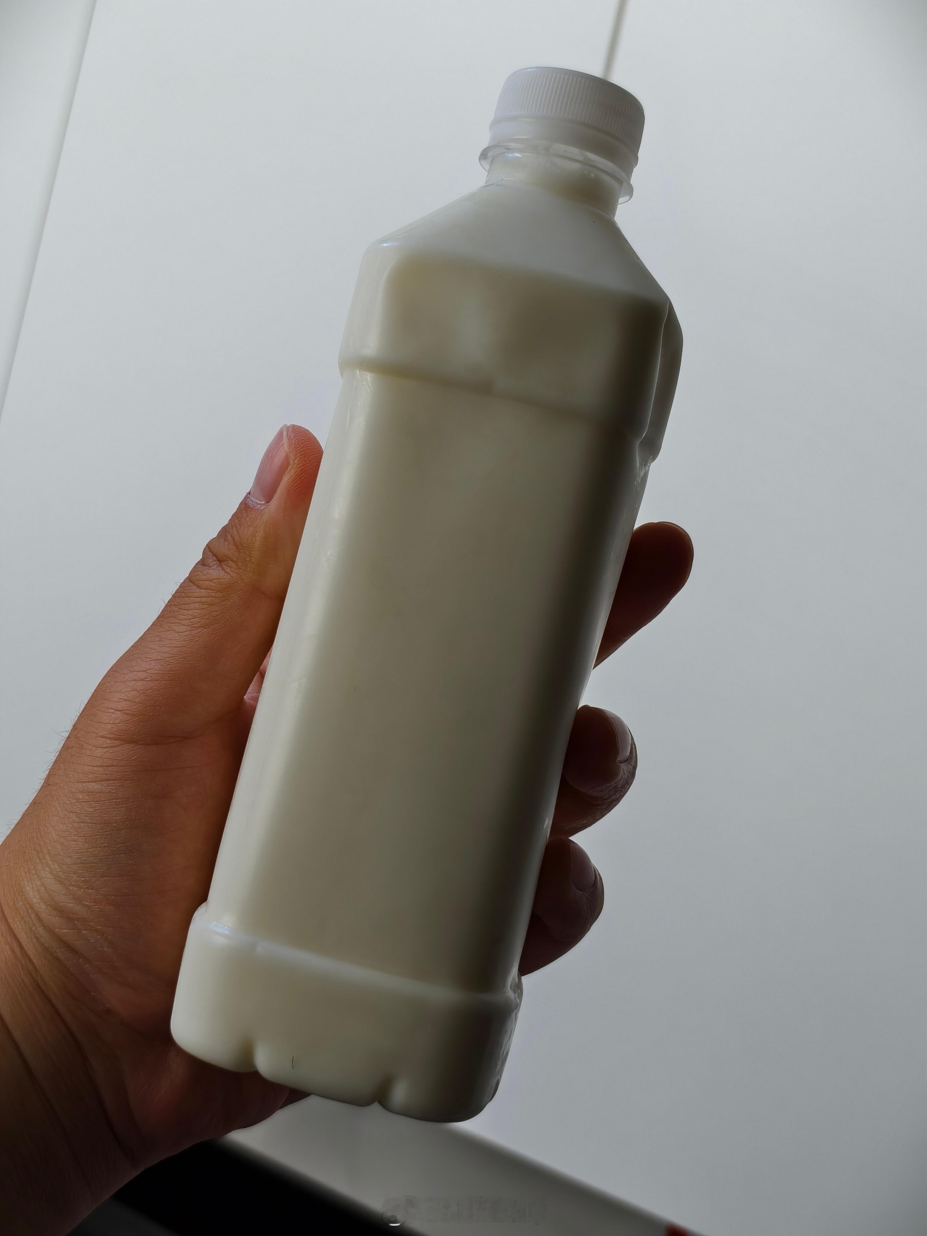 谁懂啊！自己家煮的纯牛奶，跟外面的鲜奶和罐头奶完全不一样。​​​