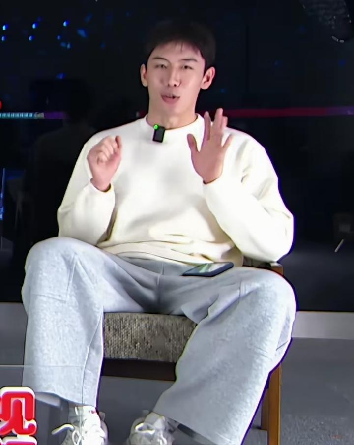 程靖淇直播猛夸王楚钦，直言他人品非常好，跟打球一样干净纯粹，能做到的事一定会做到