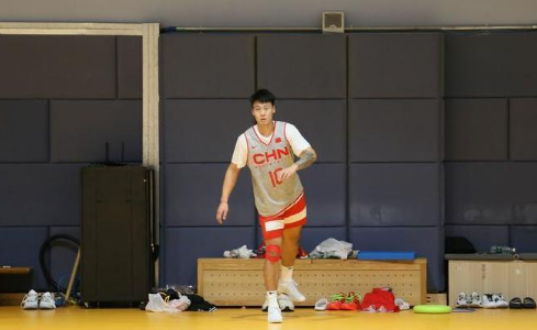 赵睿：珍惜每次比赛机会打好我们自己的比赛弥补不足7月25日男篮热身赛，