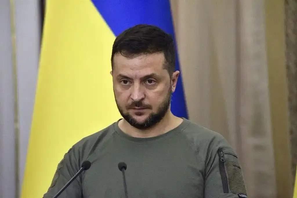 俄乌战场都在谈停火了，想不到还能看到这么两个有意思的事情。第一个问题来自某大