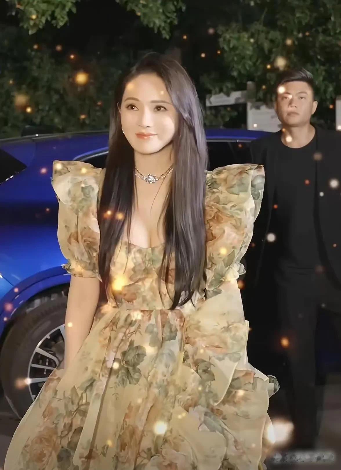 50多岁的伊能静，是真的好美，但美的不像以前的样子！