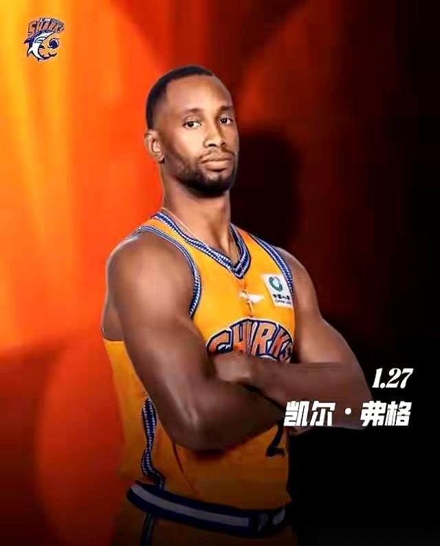 冠军的香槟刚洒完，上海男篮的更衣室里，就飘起了一股“冷风”。最新的规则摆在那，