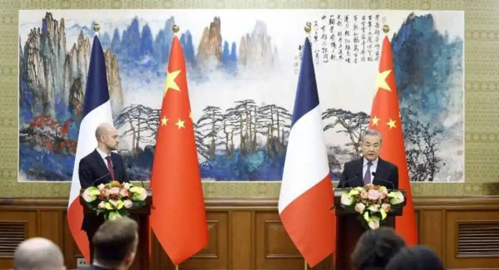 法国白兰地：中国想谈，法国装聋作哑法国铁骨铮铮？才怪！明
