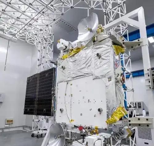 中国成功发射全球第一颗计算卫星，啥叫计算卫星呢？人类有卫星以来就只有三种类型，通