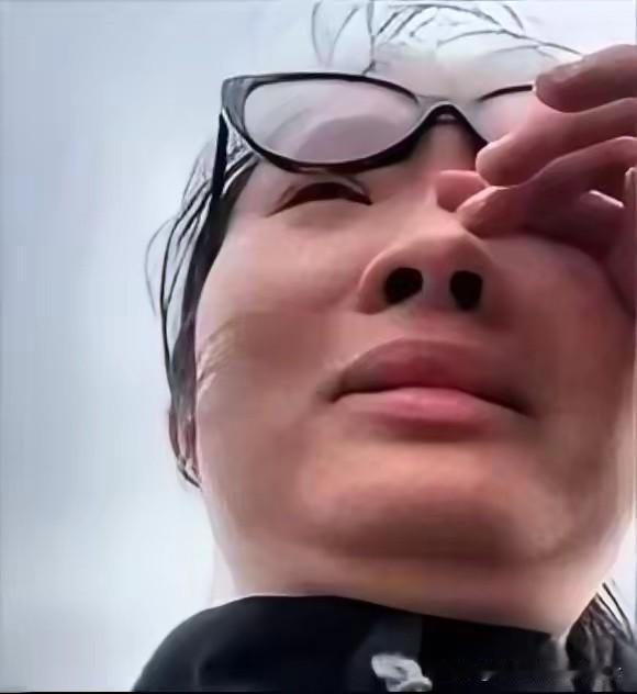 "湖北襄阳摊上大事！"2026年5月下旬，一对来自河南商丘的05后小夫妻，听闻襄