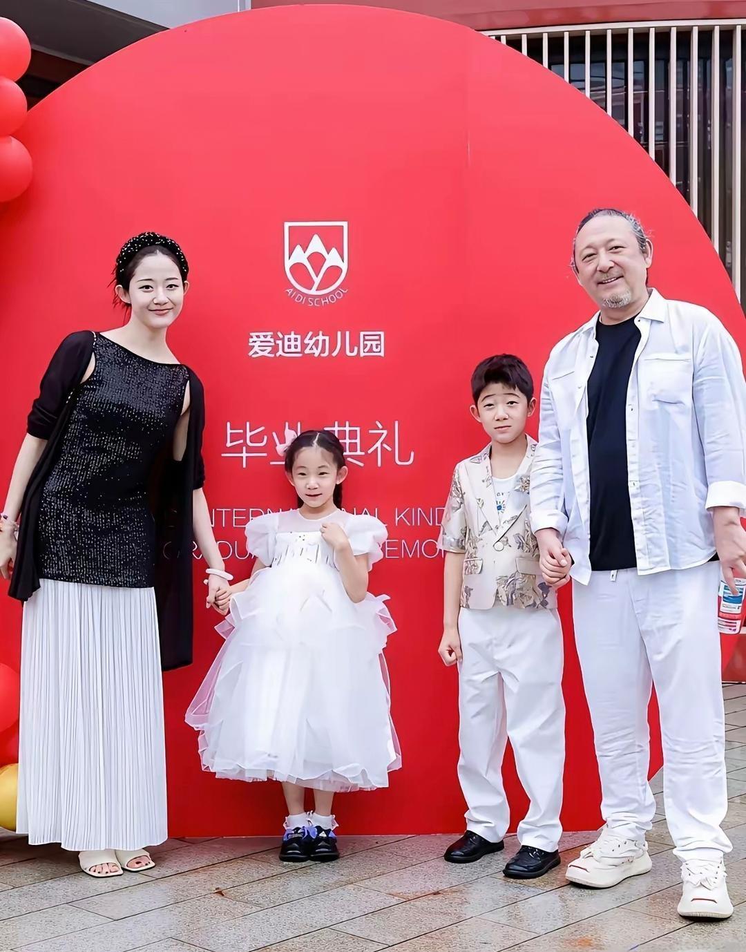 长得那么年轻漂亮，嫁给一个老头，到底图啥啊！