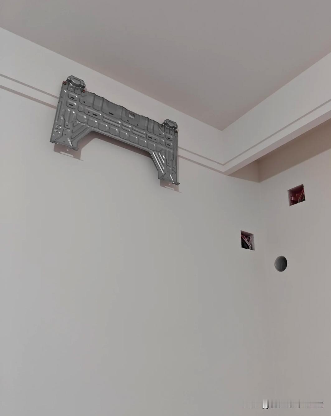 今天安装空调，之前洞打的高，空调只能装高，只能装到双眼皮上，烦死了，打孔的师傅太