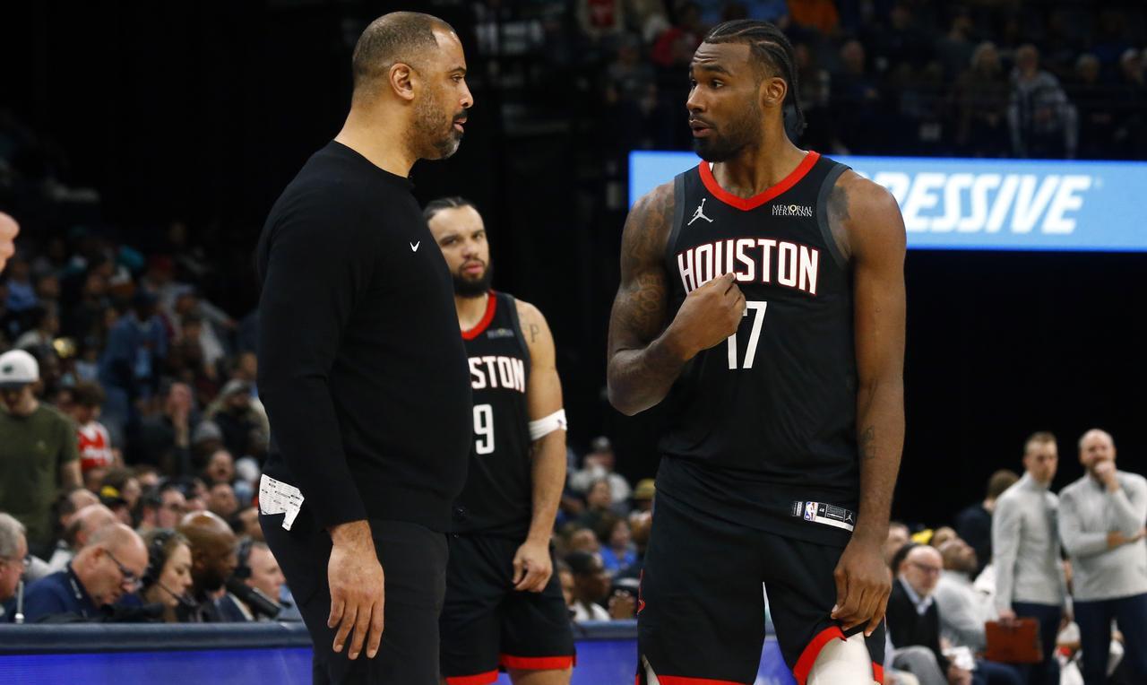 火箭终于有球员公开表示不满乌杜卡了！美媒爆料：伊森需要大合同，目前和火箭的续约谈