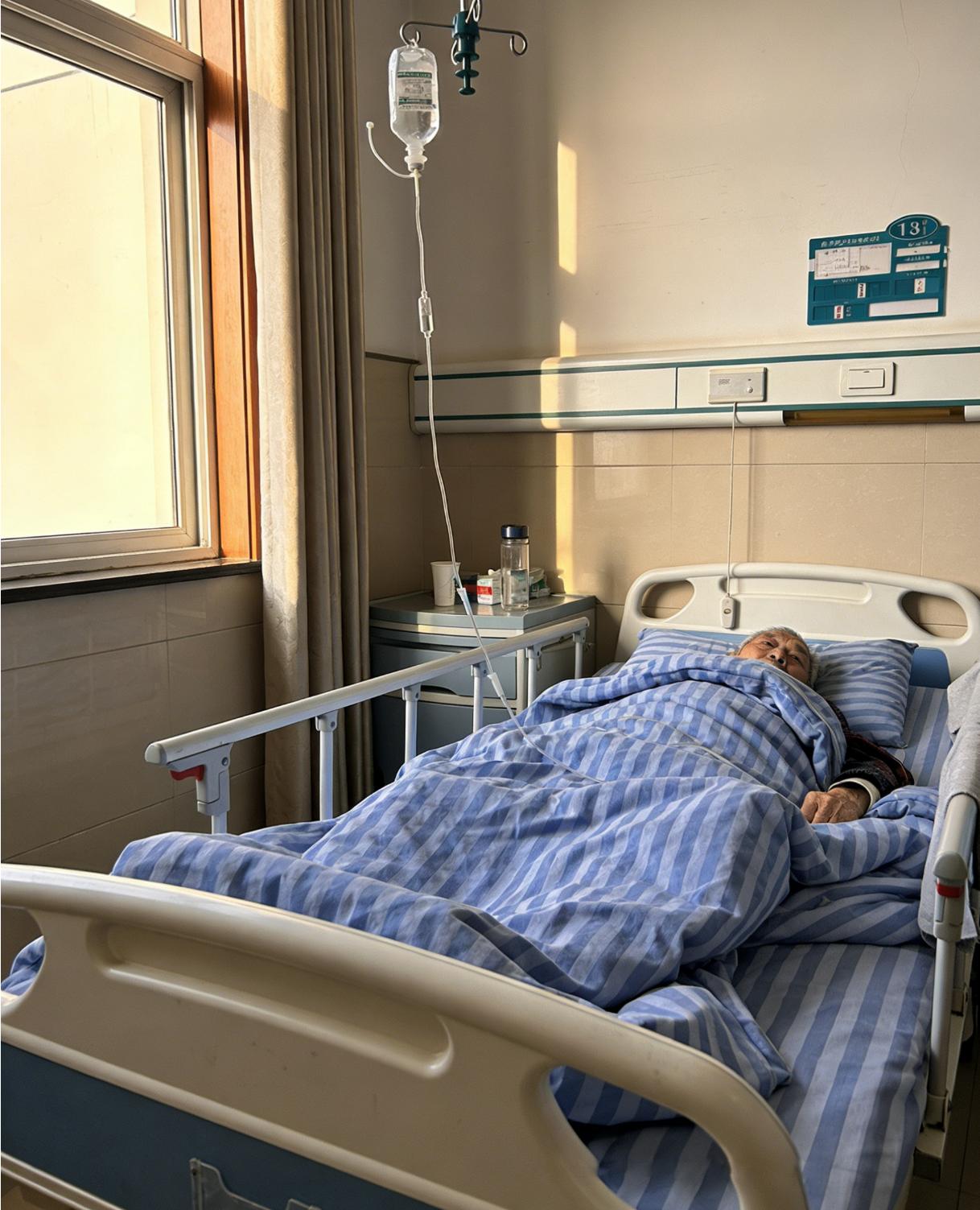 昨天医院碰到一个老同事，让我感慨了半天。他以前是我们单位最能干的。加班拼