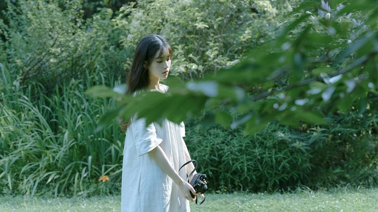 和女人聊天，她突然说“我去洗澡了”，通常有这四个意思：1、委婉结束对话，给你留