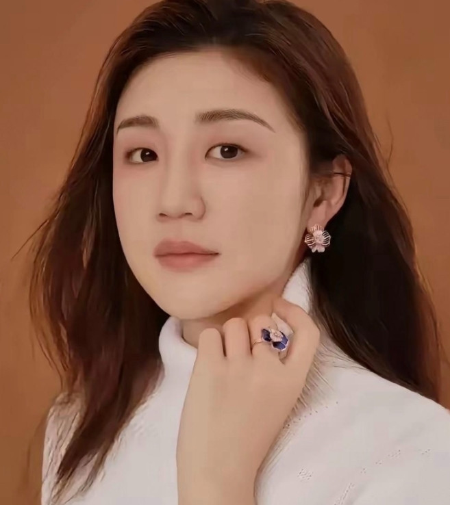 哈赛场激战正酣，陈梦的“休闲”藏着多少意难平？多哈世乒赛战场每天故事多，拼杀得火