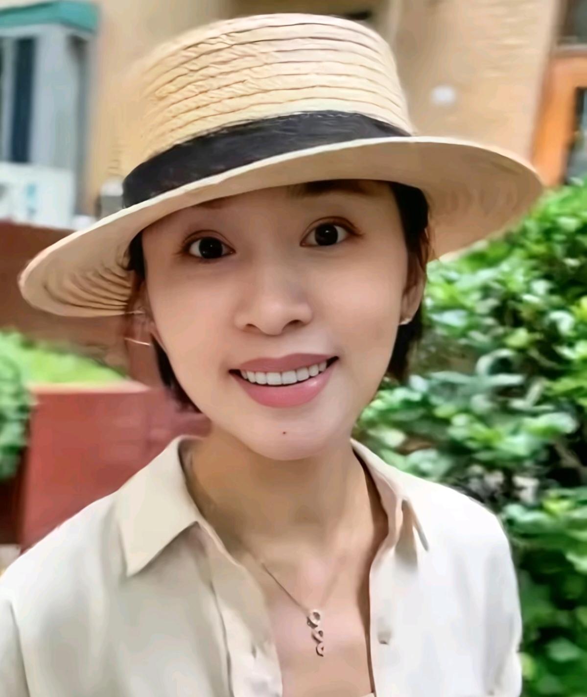 48岁欧阳夏丹谈未婚养老，说:“等我老了行动不便了，我就找专业助理，病痛了就找专