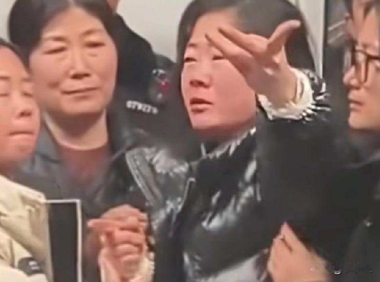 河北一女子被丈夫哄骗当法人贷款几百万，女子称，生产加仓库建的厂房和设备、宿舍楼、