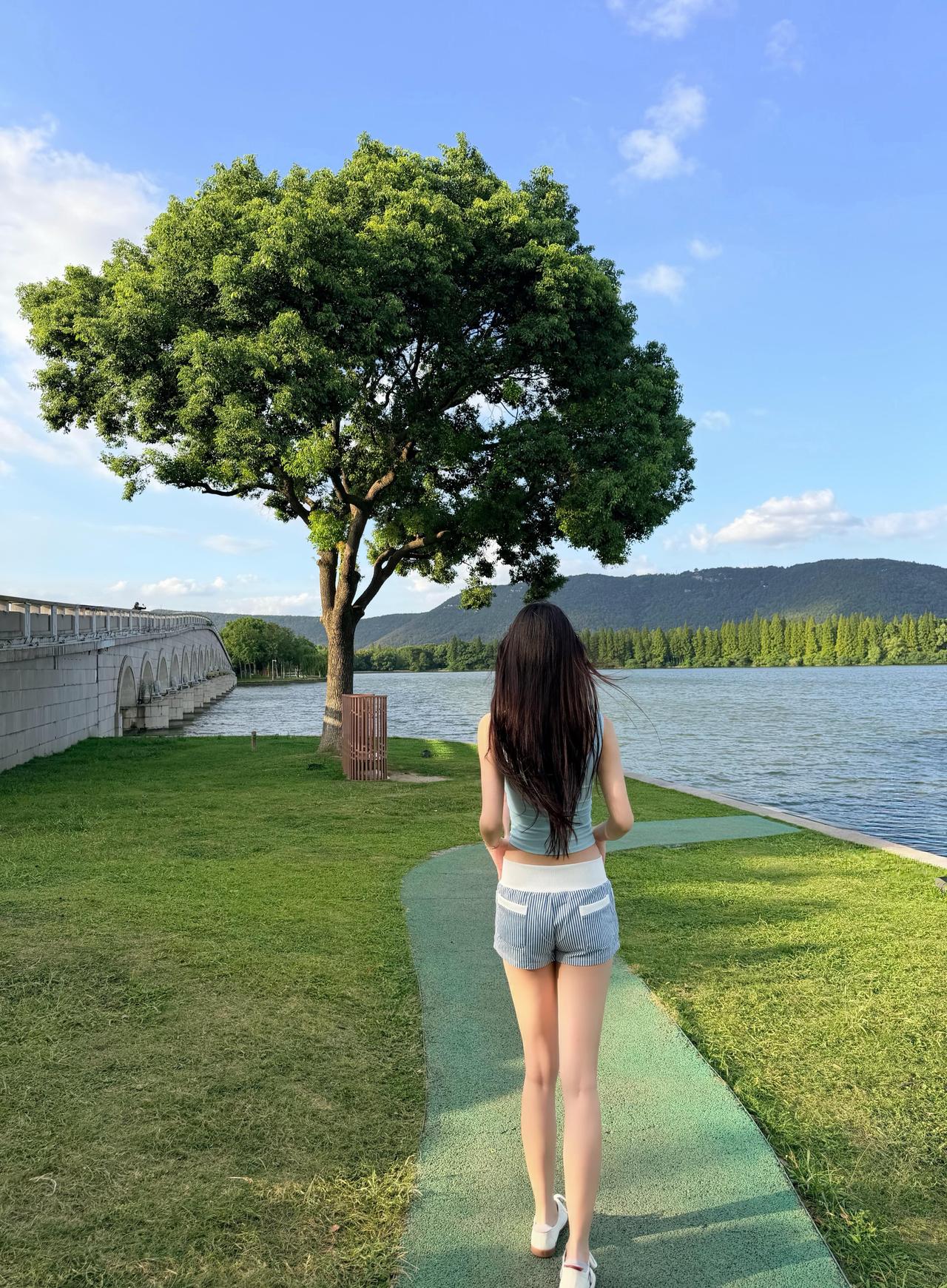 穷过的男人，从不乱花钱；穷过的女人，更懂得攒钱。不是抠，是知道没钱