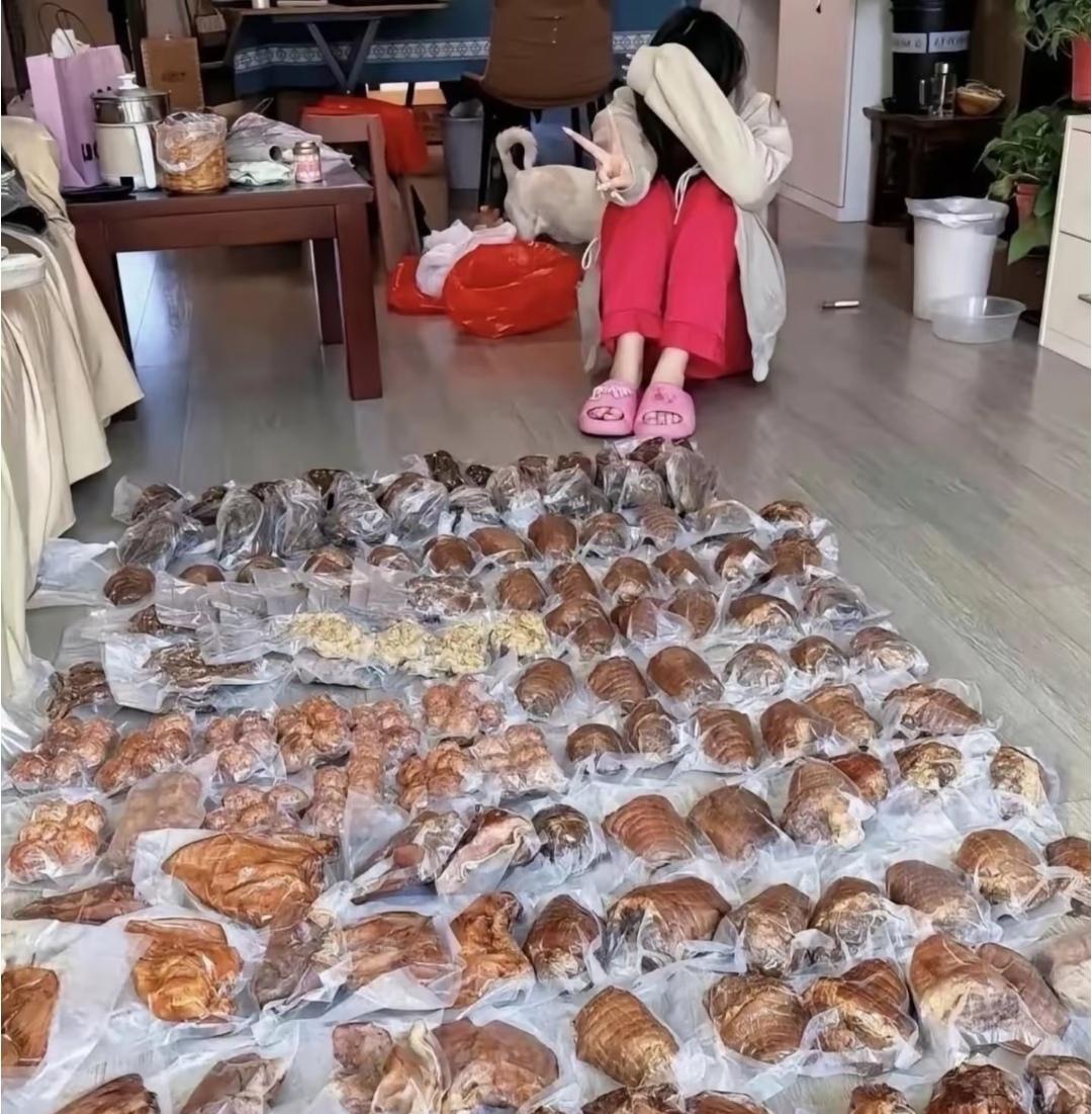 千万不要在长辈面前夸东西好吃！就随口说了一句味道不错，直接收获一地的吃食。长