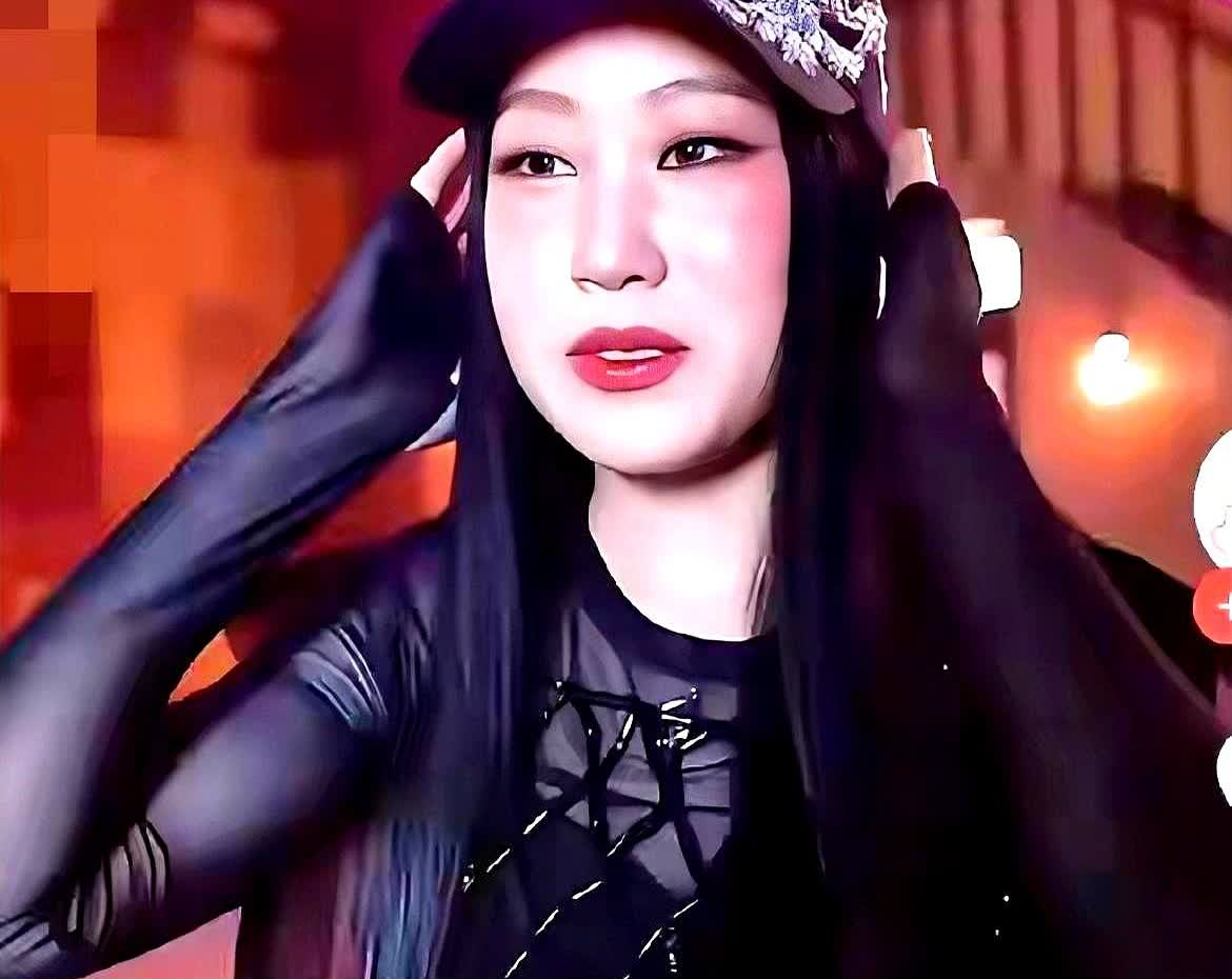 小沈阳女儿出道，百分之百是沈春阳的主意，因为赵本山都说过，小沈阳媳妇为人处世厉害