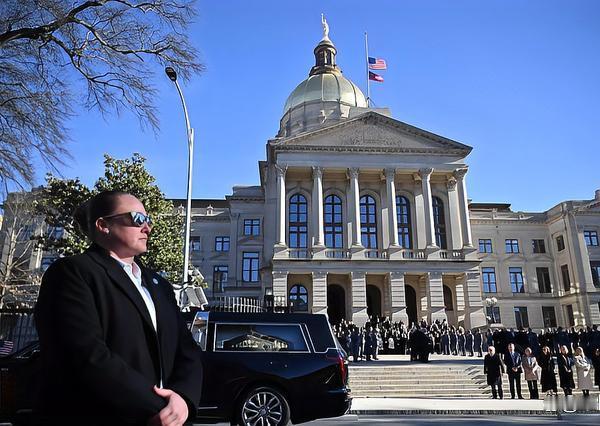 加勒比海局势彻底拉满！美国突袭委内瑞拉斩断古巴能源命脉，古巴直接开启战时状态硬刚