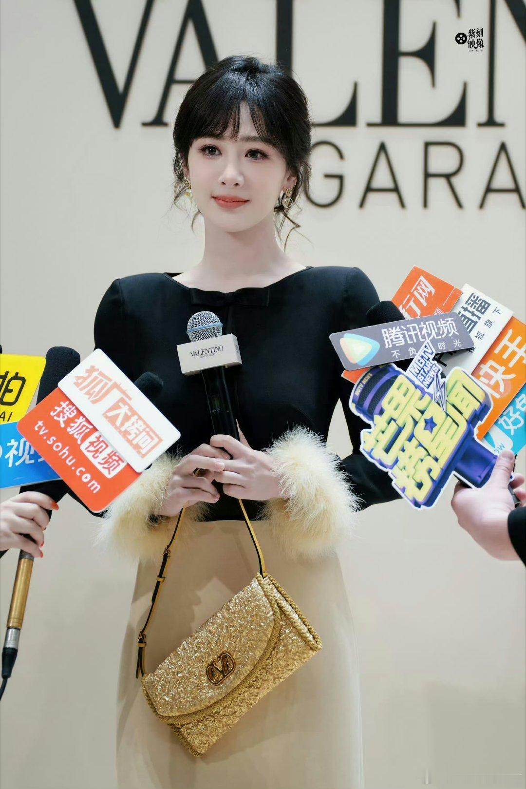 令人惊艳的美貌和气质