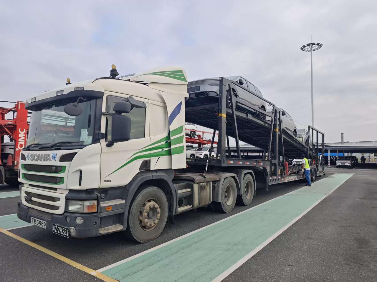 来唠点新鲜的！广汽丰田首台出口车——铂智3X，最近正式发运香港了，成为广汽丰田国