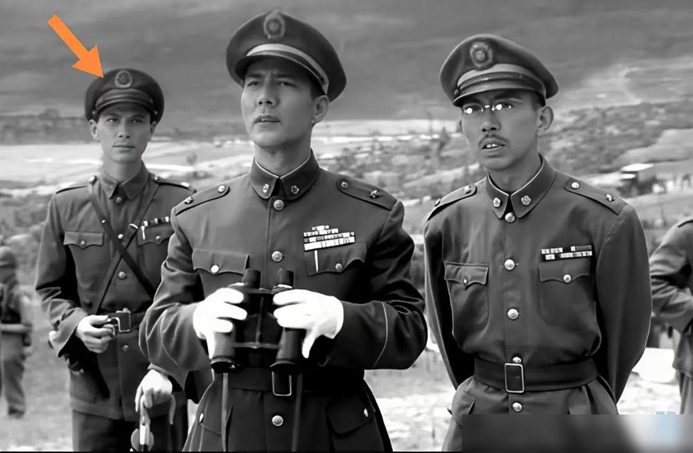 当年观看电影《红日》时，影片中七十四师张灵甫师长身旁有个如影随形的王副官。他身材