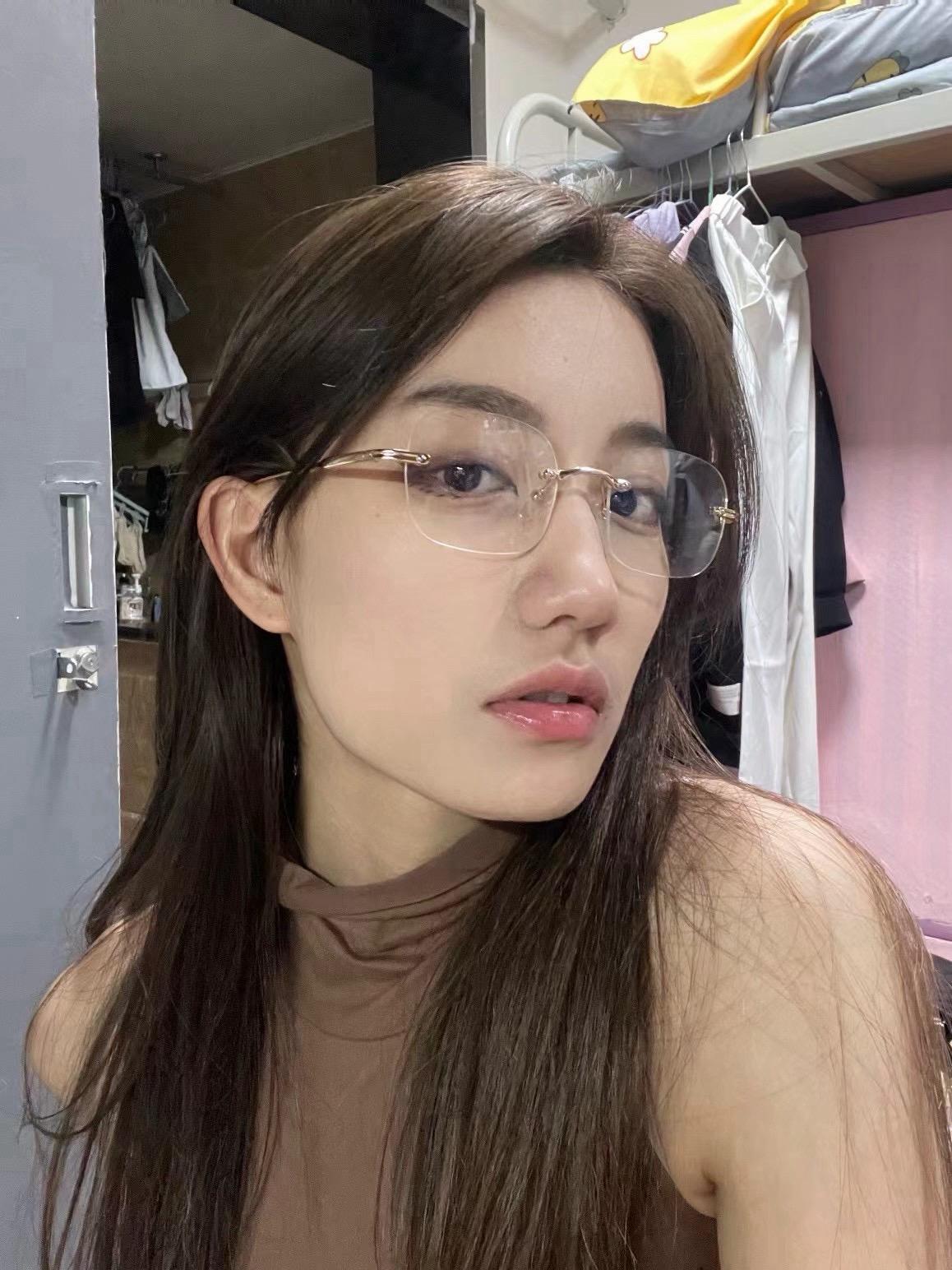 终于开始流行下颚角了吗