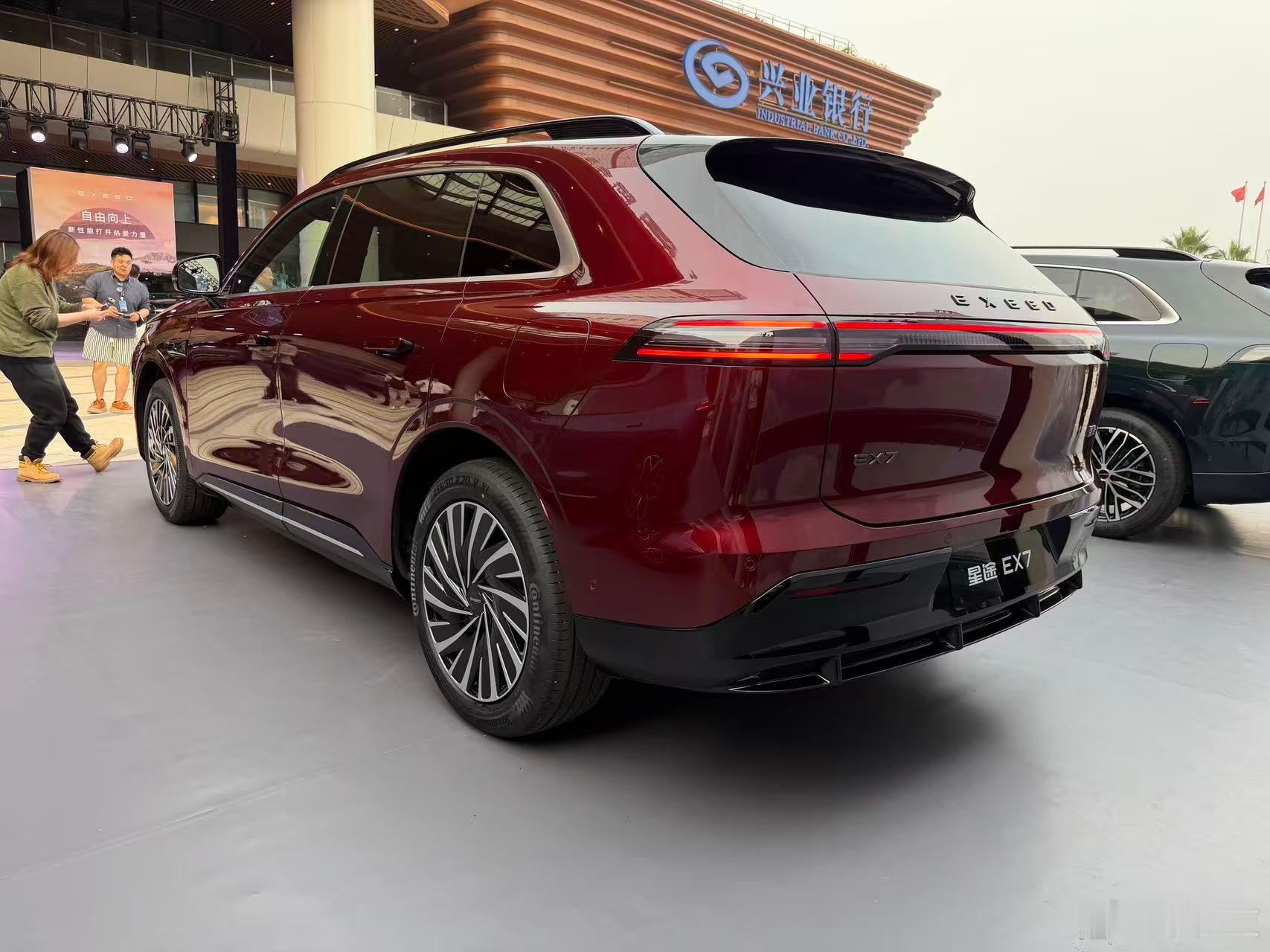 性能豪华大五座SUV，星途EX7正式上市，抢先置换价19.49-25.89万元新