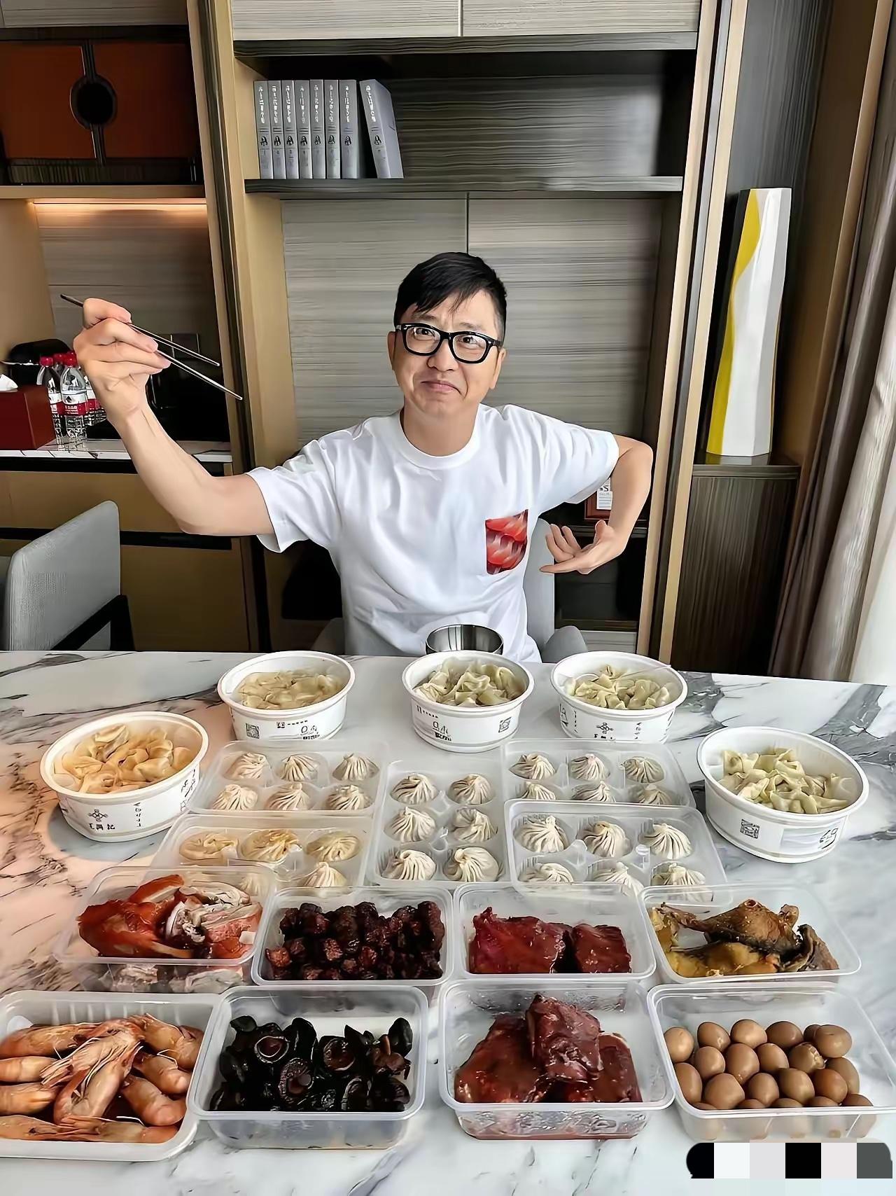 庾澄庆这么多的东西，吃的完吗