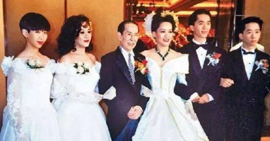 迎合丈夫特殊癖好，她忍痛穿紧身衣30年，在看到丈夫遗嘱后彻底懵了！人生百态啊
