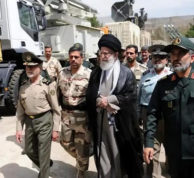 中东上空“斩首”风暴，力度大得让人咋舌。两名美国官员透了底：在美以联手的空袭