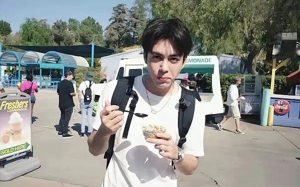 95🥜早期的青涩照片谁变化最大