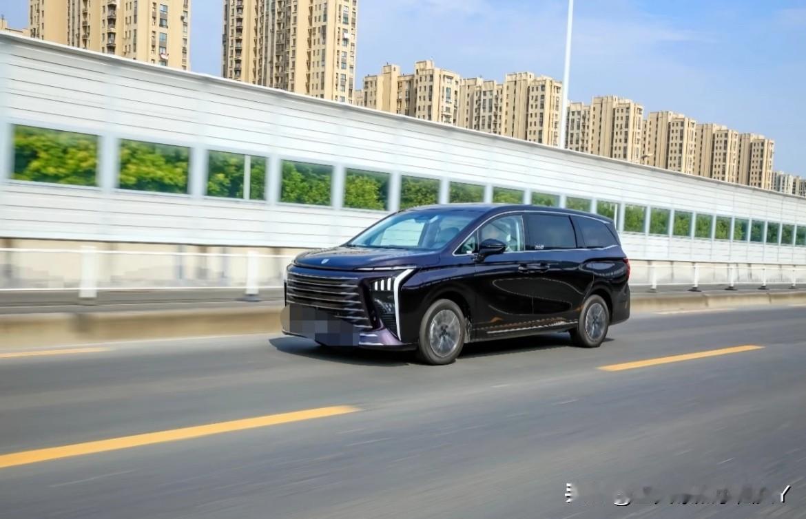 ‼️‼️朋友们,你们知道不?传统豪华MPV像传祺M8、别克GL8,起售价都得17