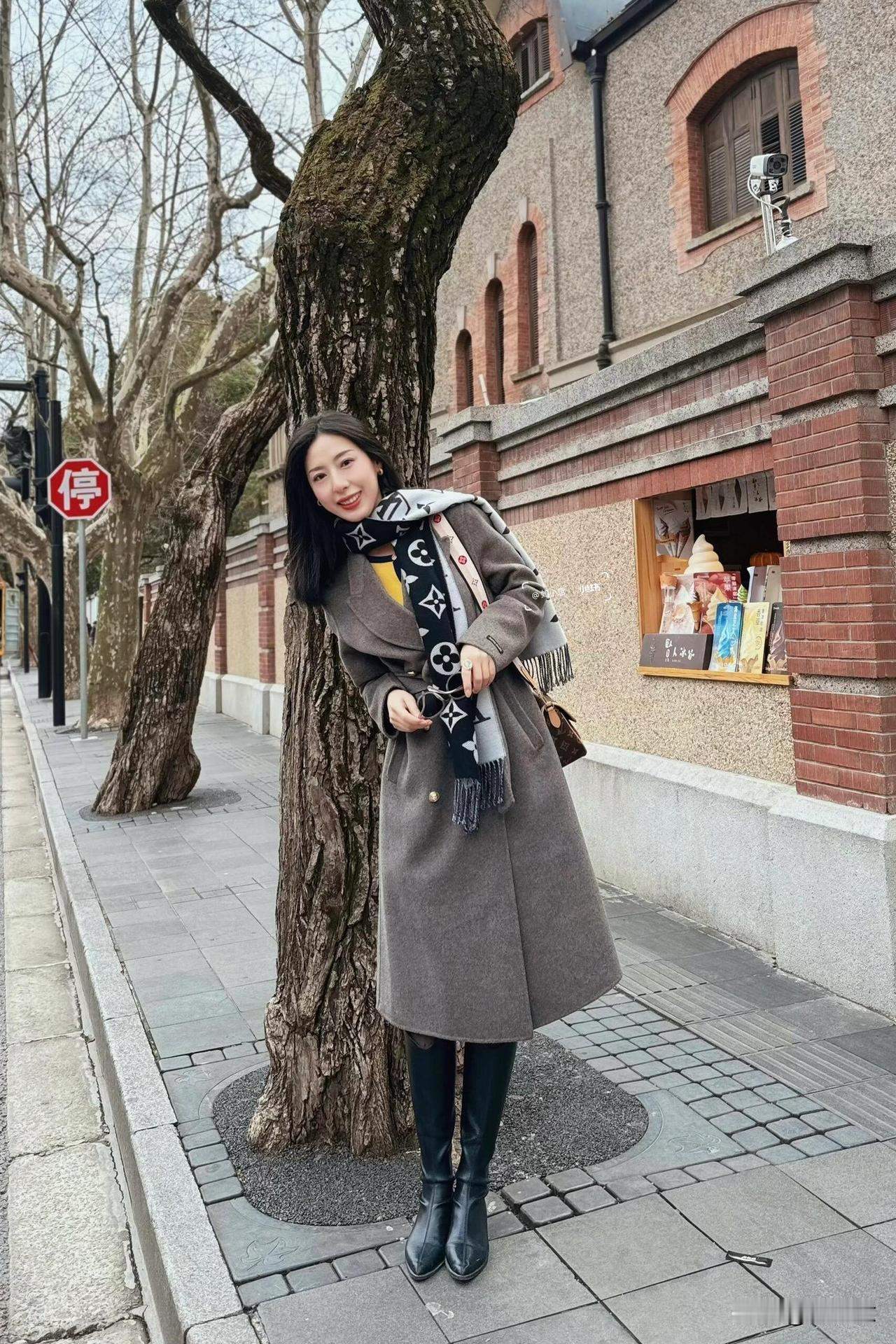 在上海！！梧桐树下邂逅冬天！这几天天气太好了吧！来上海出差，心情也是美美哒