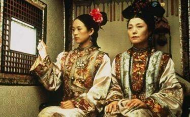 清代有一类格格非常特殊，她能够在公主前睡驸马还不被怪罪，她还掌握着公主的幸福。近