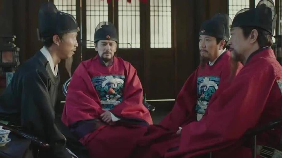 西晋末年，赵王司马伦的宴会上，众人正大快朵颐地吃着烤肉，没想到宾客顾荣发现一旁侍
