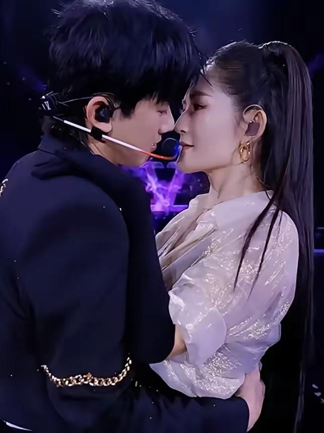 搞不懂为什么张杰演唱会怎么老是秀恩爱？张杰
