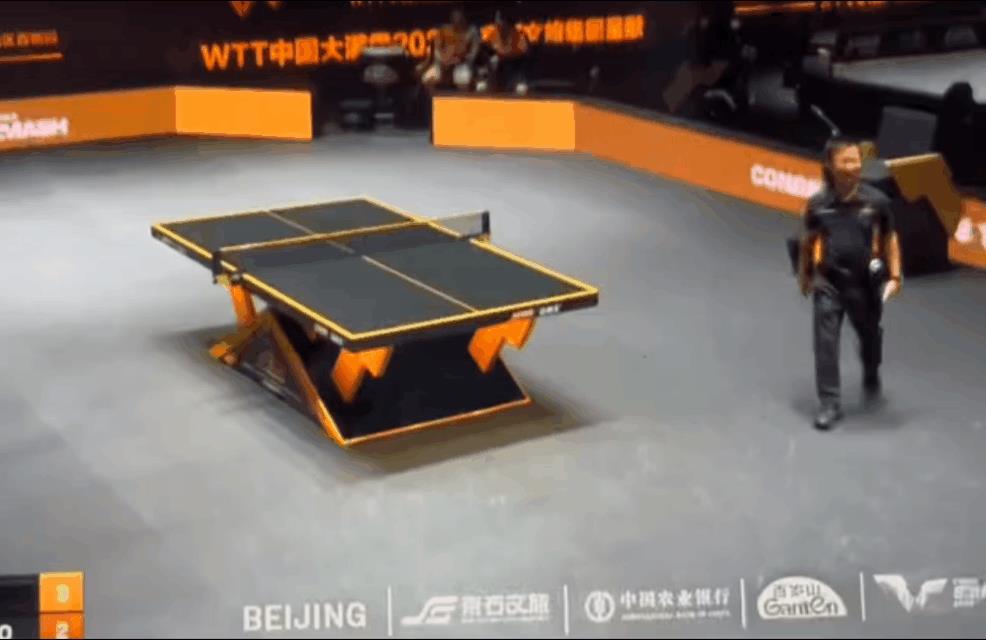 陈俊菘打赢张本智和后，最开心的不是教练，也不是他本人和球迷，而是这个现场的