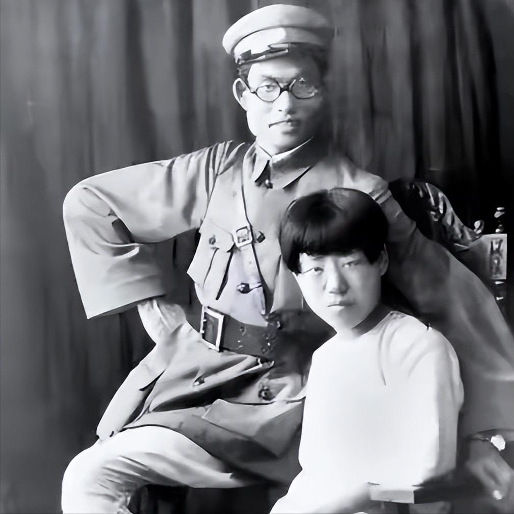 1940年延安，36岁朱仲芷带6娃离婚，15年后前夫成开国大将，她一生无悔1