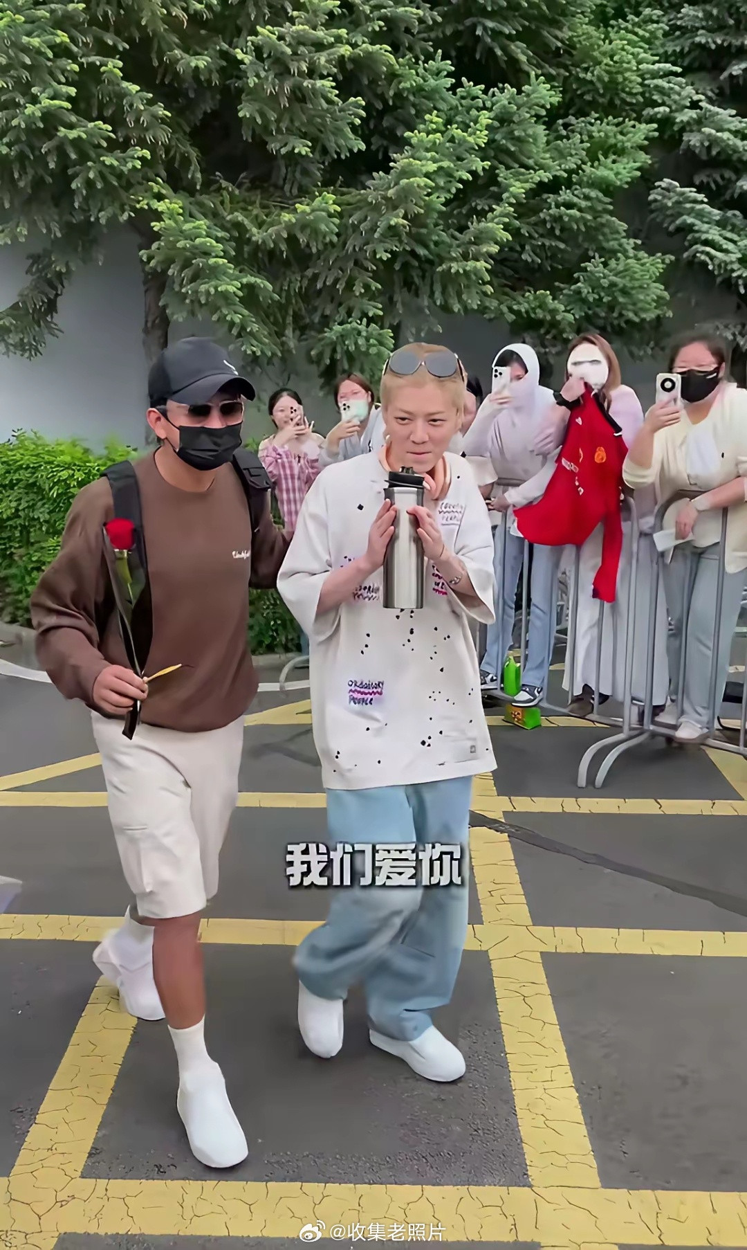 这竟然是鹿晗？后面看就像驼背大爷。