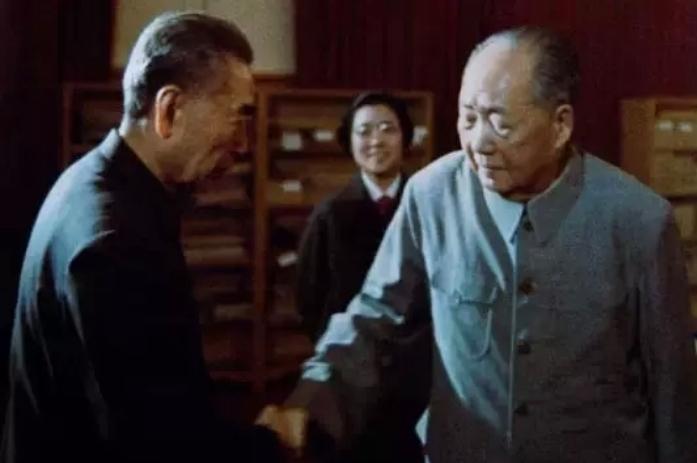 穿透时代的警醒：晚年伟人对社会主义建设的深度思考。经过三大改造，我国确立社