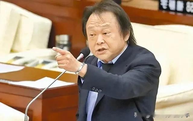 关键时刻，大陆宣布统一后安排，台专家直言台军应该收拾“台独”。国民党主席郑丽文表