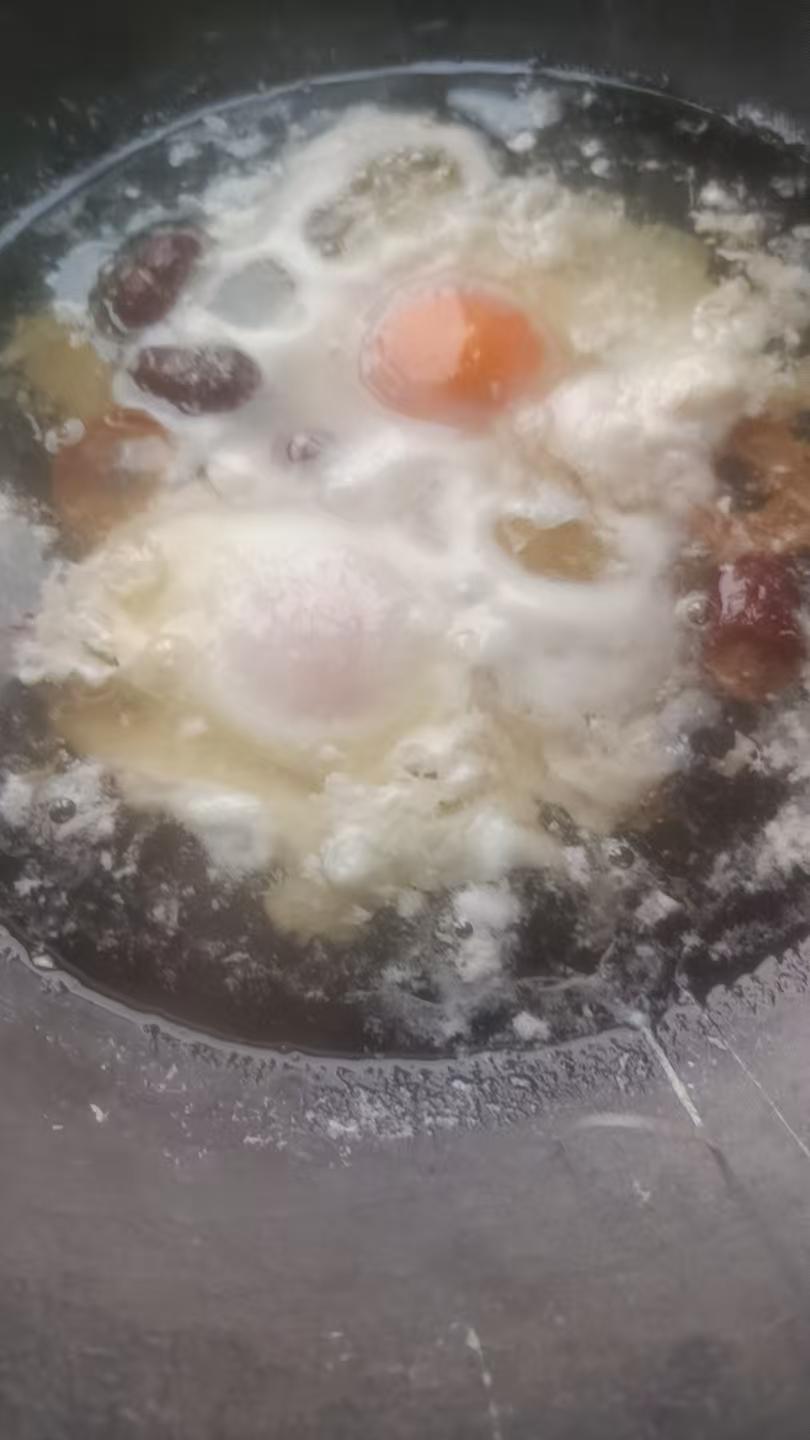 四川人请你喝的开水不简单！不要以为四川人说烧点开水喝就是喝白开水，顶多泡个茶，其