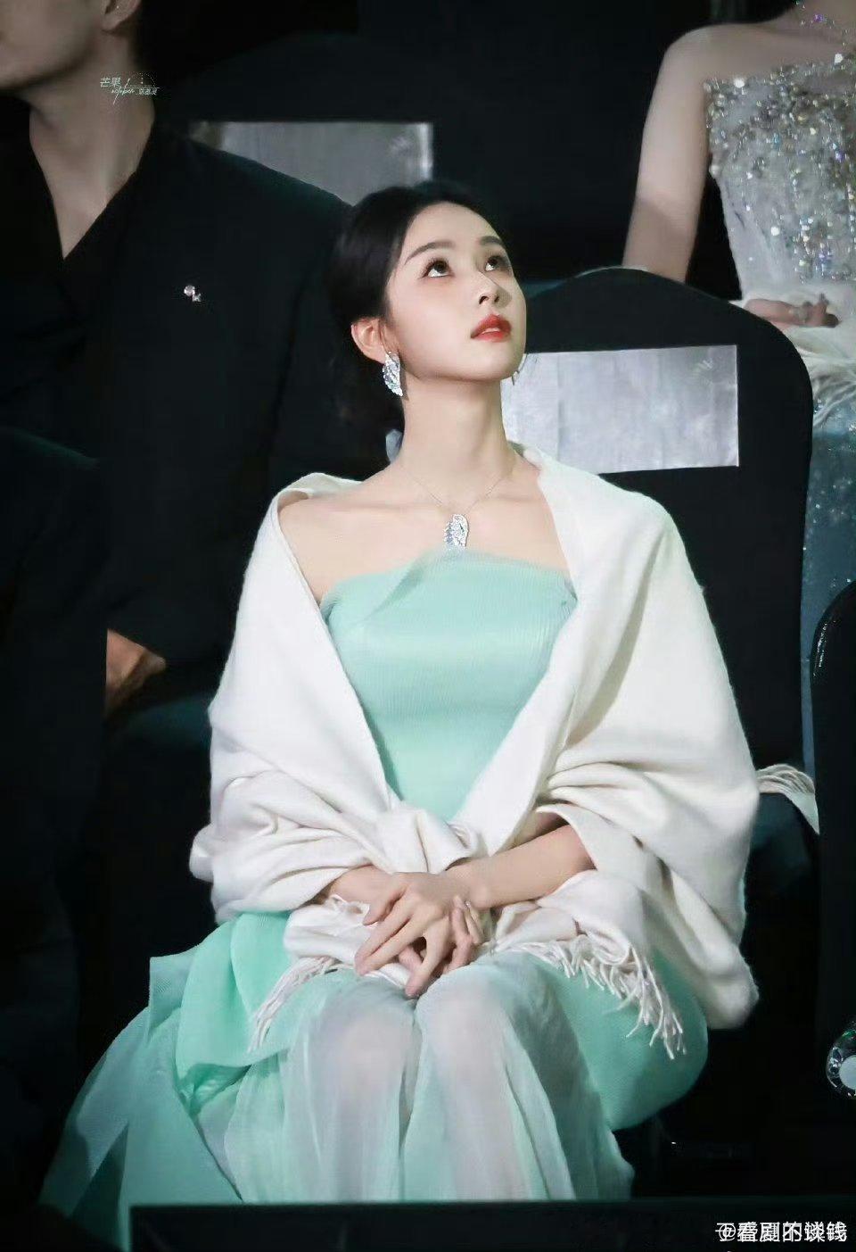 陈都灵星光大赏无刘海美疯了…真嘟陈都灵登场✨