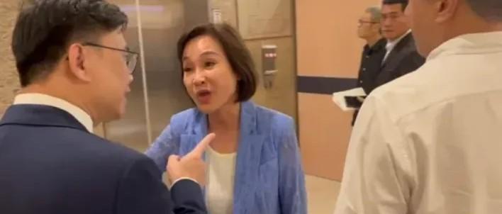 有意参选高雄市长的国民党立委柯志恩昨天指控同样有意参选高雄市长的民进党立委赖瑞龙