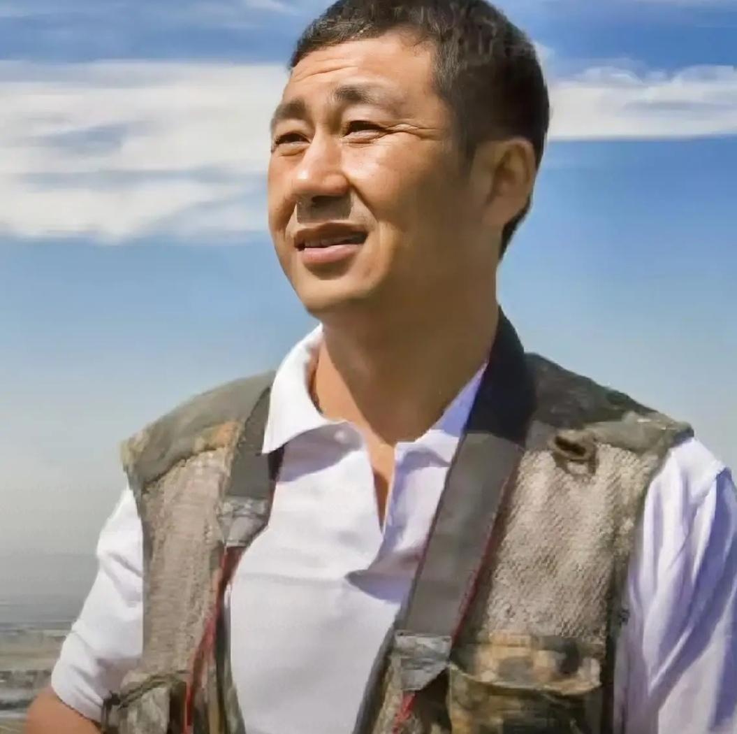 独家深挖：新疆富豪李建宏离世背后的“信息黑箱”与资本迷局互联网正在批量生产“