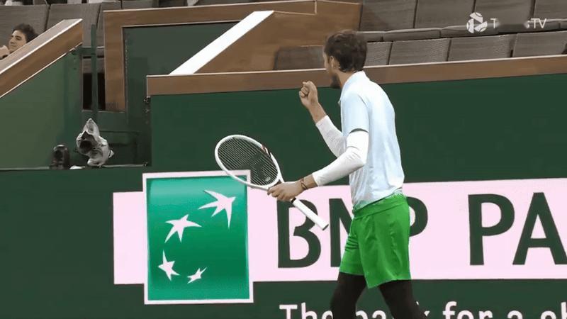 ATP1000印第安维尔斯大师赛第四轮，5号种子梅德维德夫6-4/6-0完胜1