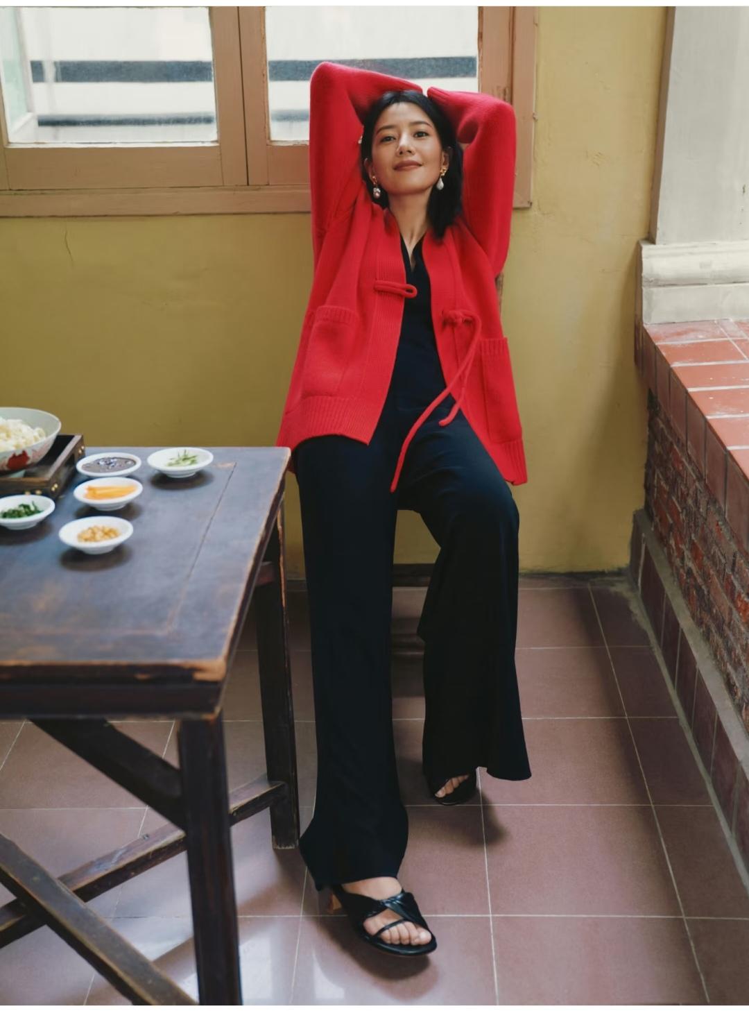 高圆圆，这鞋子真心配不上她的脚。