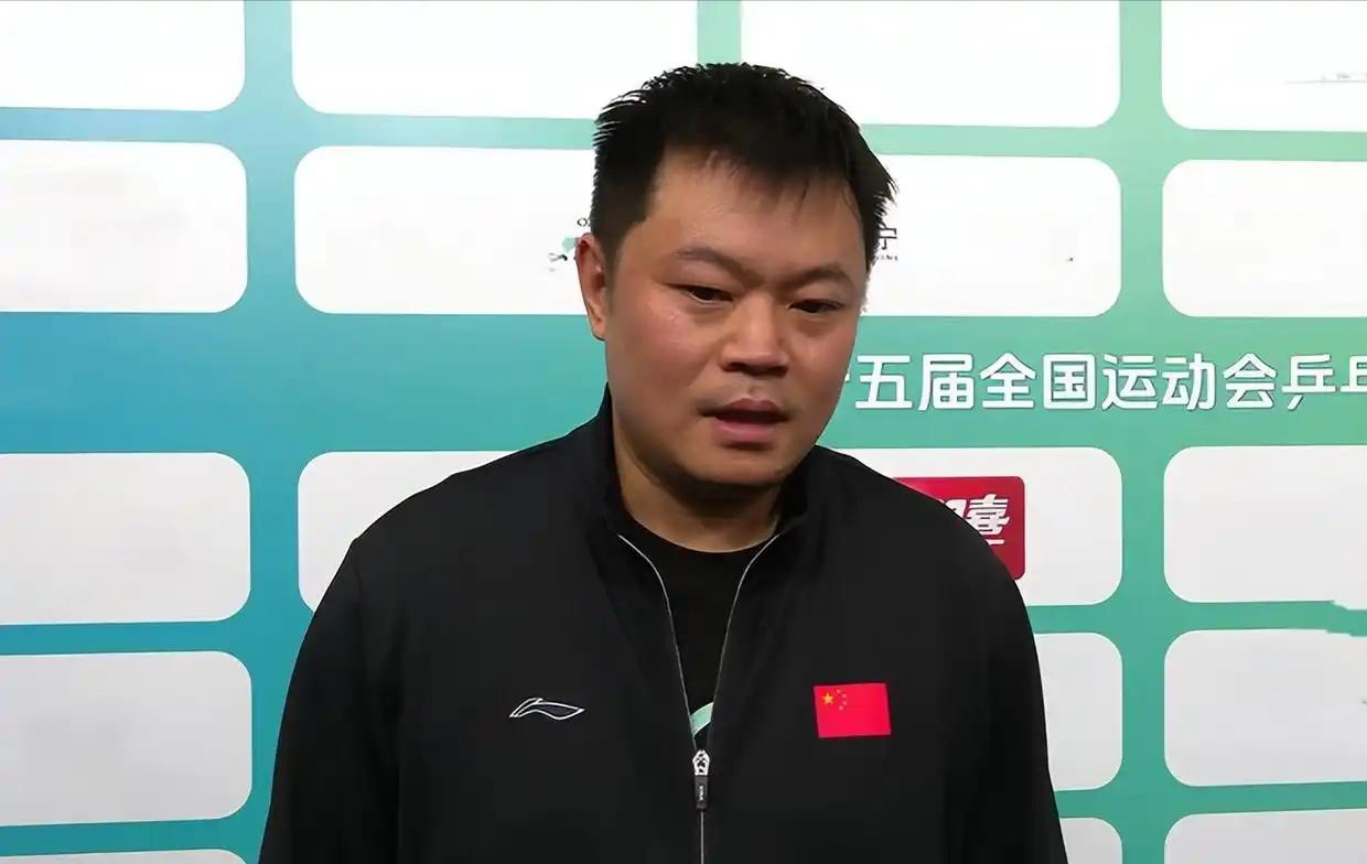 侯英超的分析一针见血，黄友政三次止步资格赛，留给单打机会越来越少了，老侯