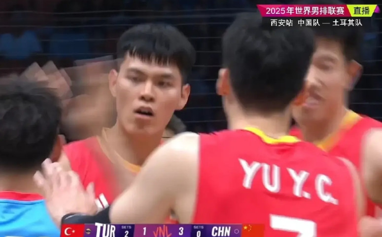 王滨啊！怎么这么不自信？一场零比三，中国男排失去了追赶排名积分的良机，也让王滨