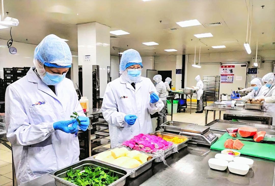 这个事咋分析感觉都对不上！现在用工业彩绘颜料制作面点这个结论，已经从多个方面分析