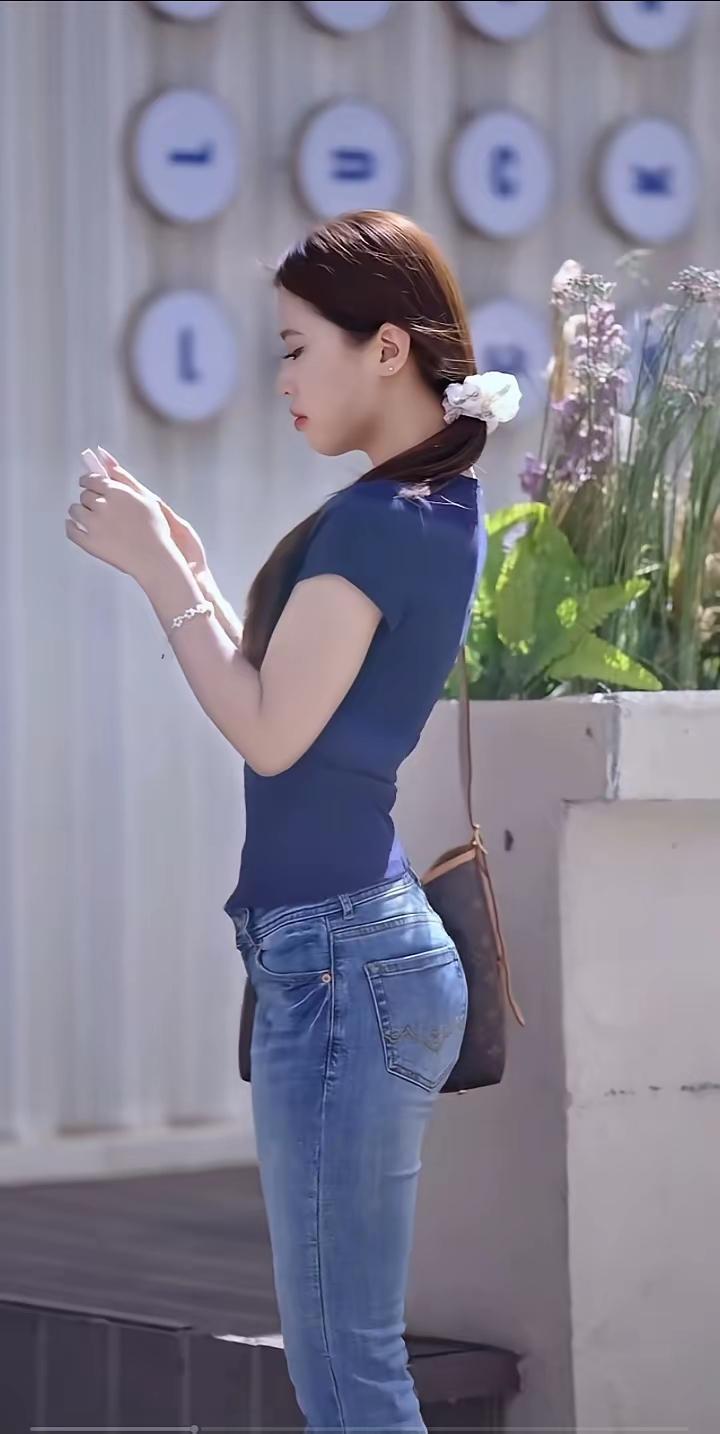 街头随手一拍，竟藏着这样的画面！
